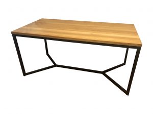 Stół z łączonymi nogami